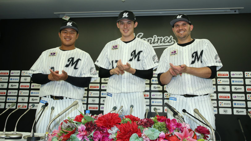 ファン投票で選出された（左から）松川虎生、佐々木朗希、レアード,球団提供