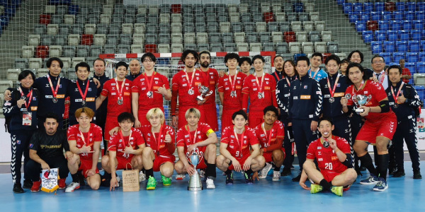 アジア選手権で2位に入ったハンドボール日本代表「彗星JAPAN」