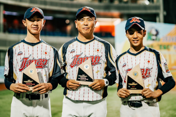 上床駿斗投手・井戸伸年監督・千葉航大投手