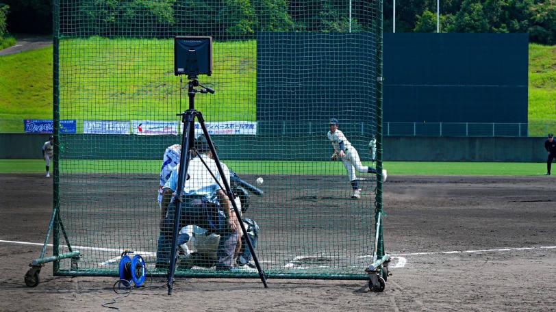 打者の後方に設置されたトラックマン,Photo by M.Konakamura