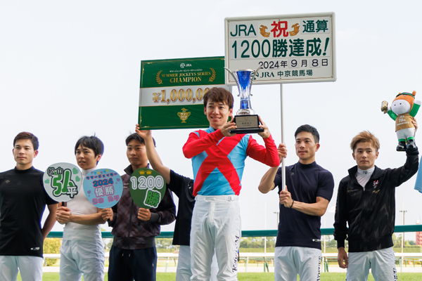 JRA通算1200勝達成＆2年連続サマージョッキーチャンピオンに輝いた松山弘平騎手,ⒸSPAIA（撮影：三木俊幸）