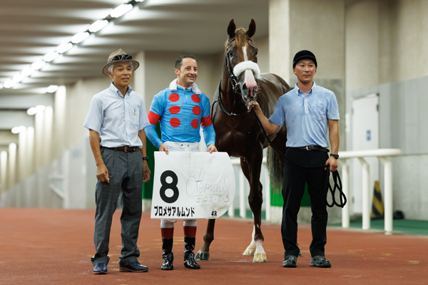 プロメサアルムンドの口取り式,ⒸSPAIA（撮影：三木俊幸）