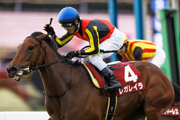 戸崎圭太騎手とレガレイラ,ⒸSPAIA（撮影：三木俊幸）