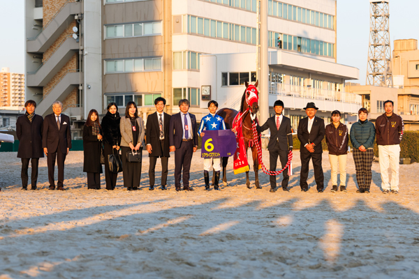 2026年雲取賞勝ち馬リアライズグリントの口取り式,ⒸSPAIA（撮影：三木俊幸）