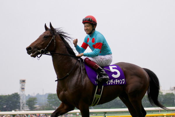 安田記念を制した福永騎手Ⓒ三木俊幸