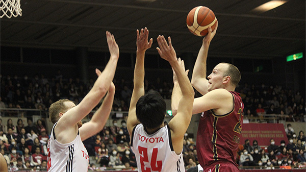 ニック・ファジーカスⒸマンティー・チダ