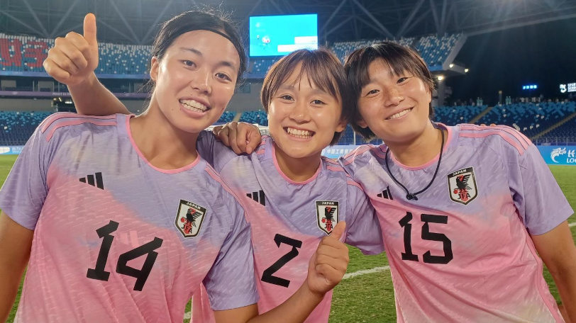 サッカー女子日本代表の谷川萌々子（左）,ⒸJFA
