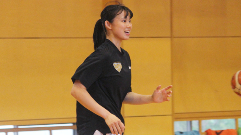 東京医療保健大学バスケ部・藤本愛妃選手Ⓒマンティー・チダ