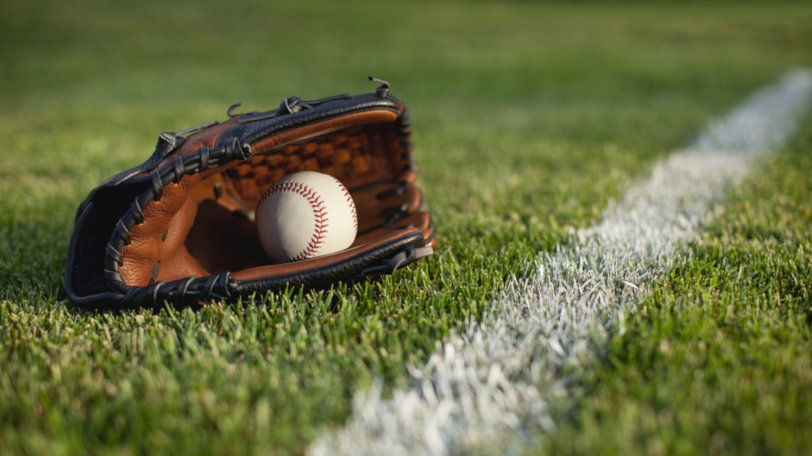 野球のイメージ画像ⒸDan Thornberg/Shutterstock.com